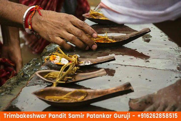 Pandit Samir Patankar Guruji performing Kaal Sarp Dosh Puja