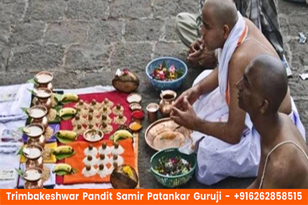 Pandit Samir Patankar Guruji performing Kaal Sarp Dosh Puja